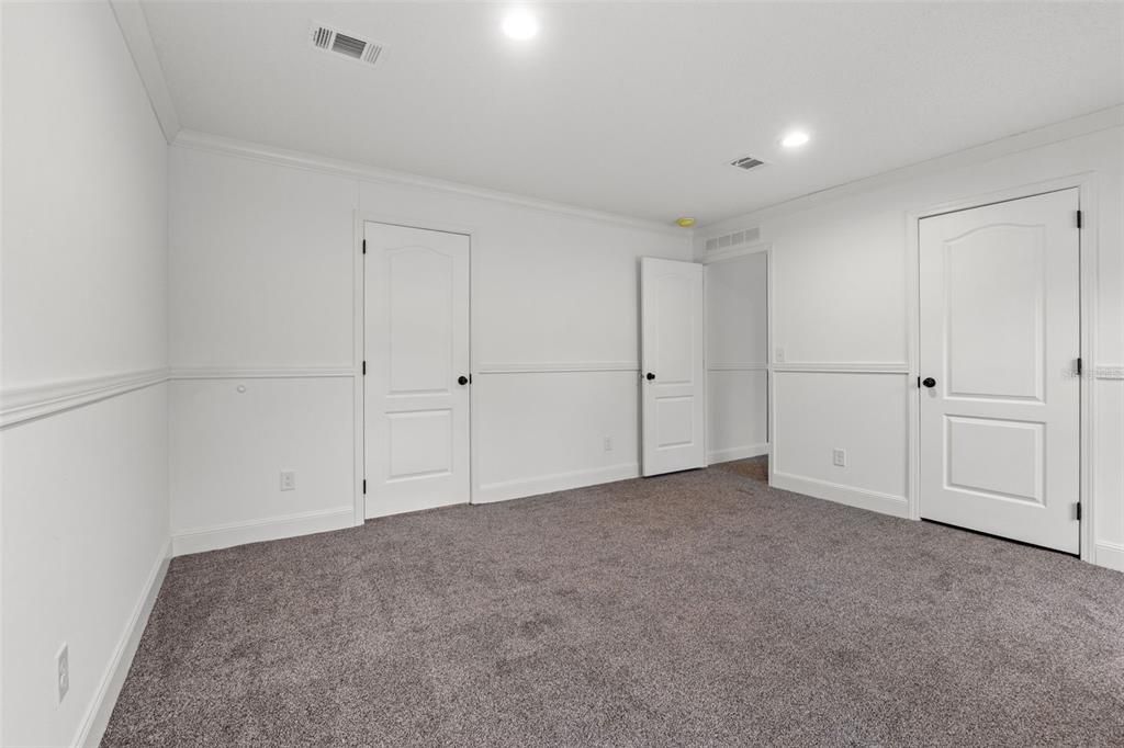 For Sale: $299,900 (3 beds, 2 baths, 1352 Square Feet)