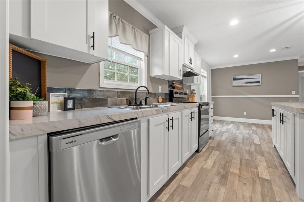 For Sale: $299,900 (3 beds, 2 baths, 1352 Square Feet)