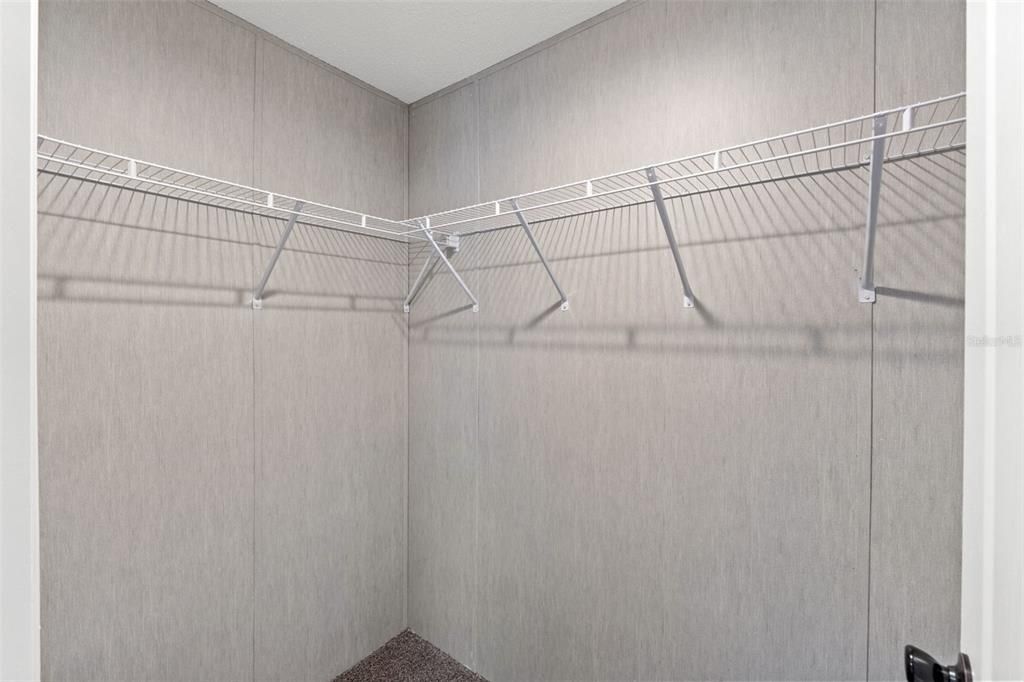 For Sale: $299,900 (3 beds, 2 baths, 1352 Square Feet)