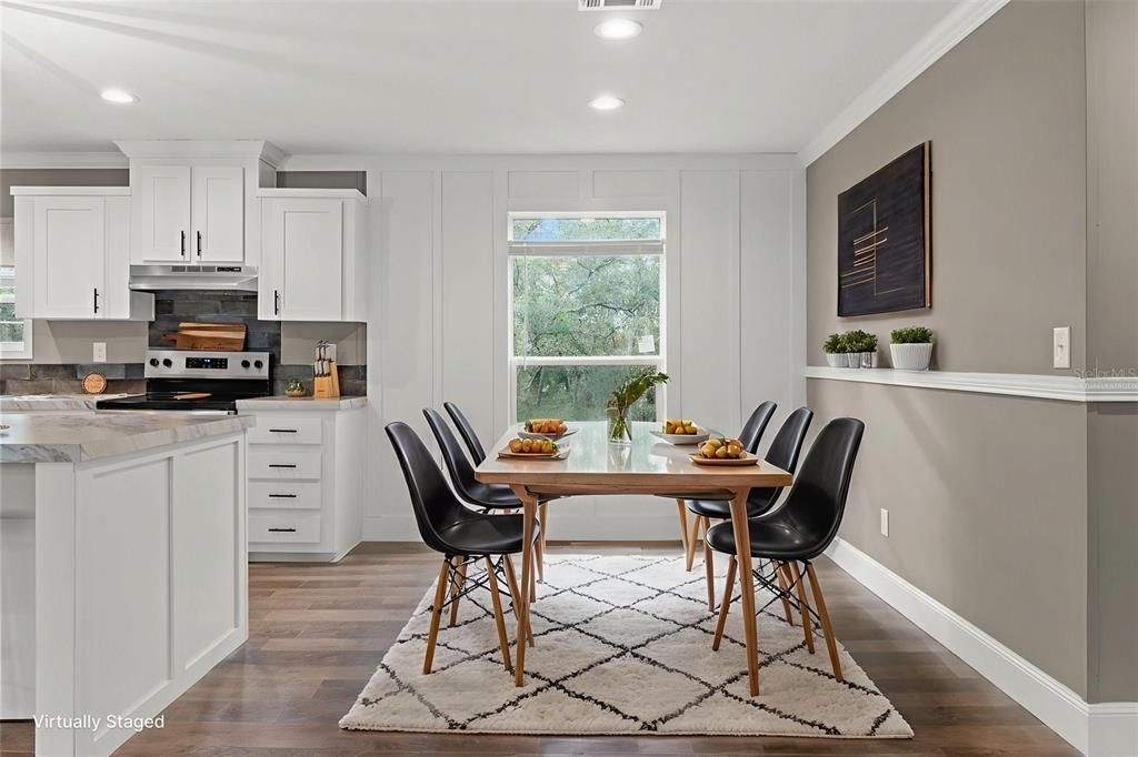 For Sale: $299,900 (3 beds, 2 baths, 1352 Square Feet)