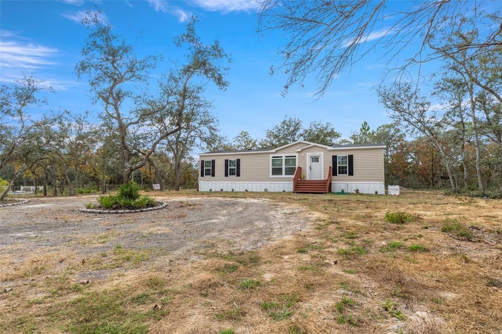 For Sale: $299,900 (3 beds, 2 baths, 1352 Square Feet)