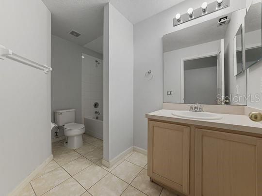 For Rent: $2,600 (5 beds, 3 baths, 2834 Square Feet)