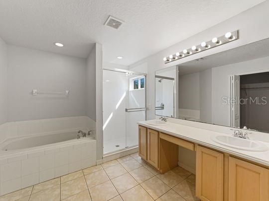 For Rent: $2,600 (5 beds, 3 baths, 2834 Square Feet)