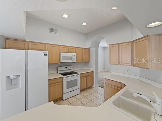 For Rent: $2,600 (5 beds, 3 baths, 2834 Square Feet)