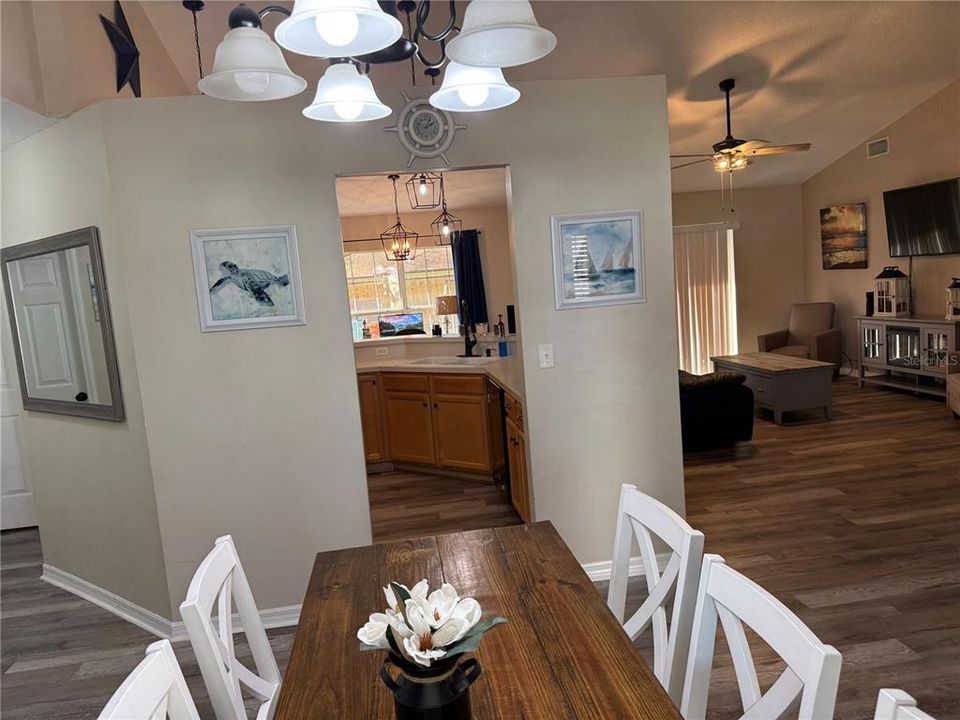 En Venta: $337,600 (3 camas, 2 baños, 1509 Pies cuadrados)