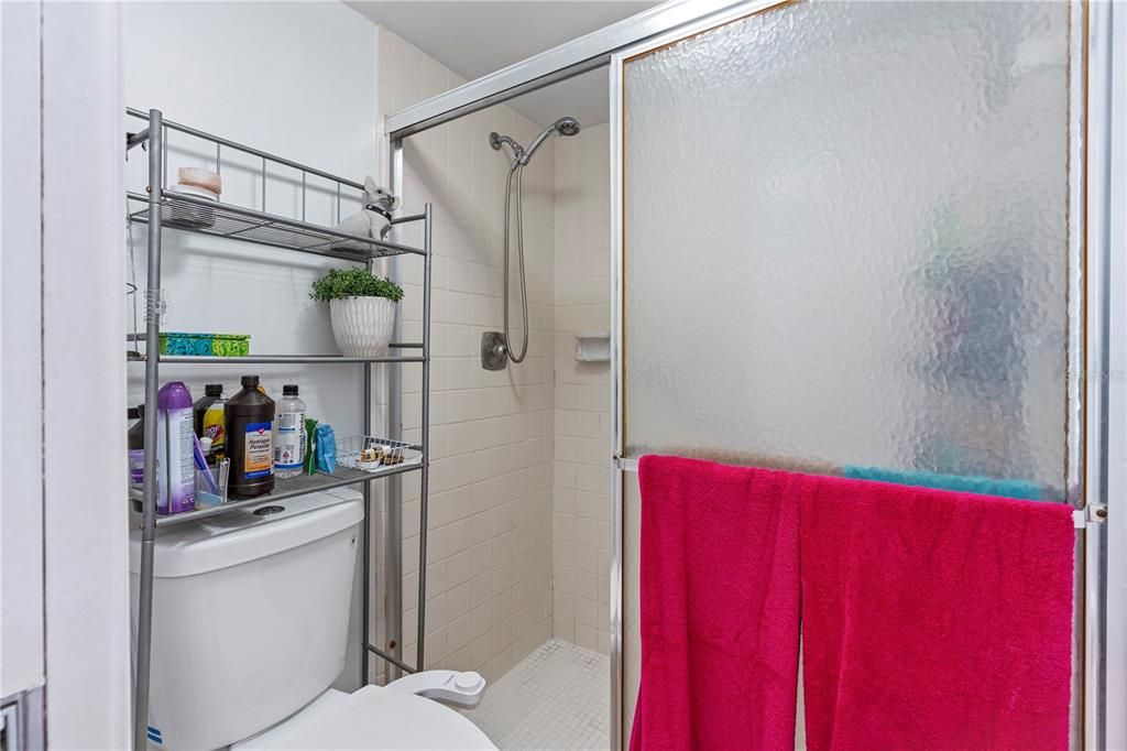 На продажу: $238,900 (2 спален, 2 ванн, 1258 Квадратных фут)