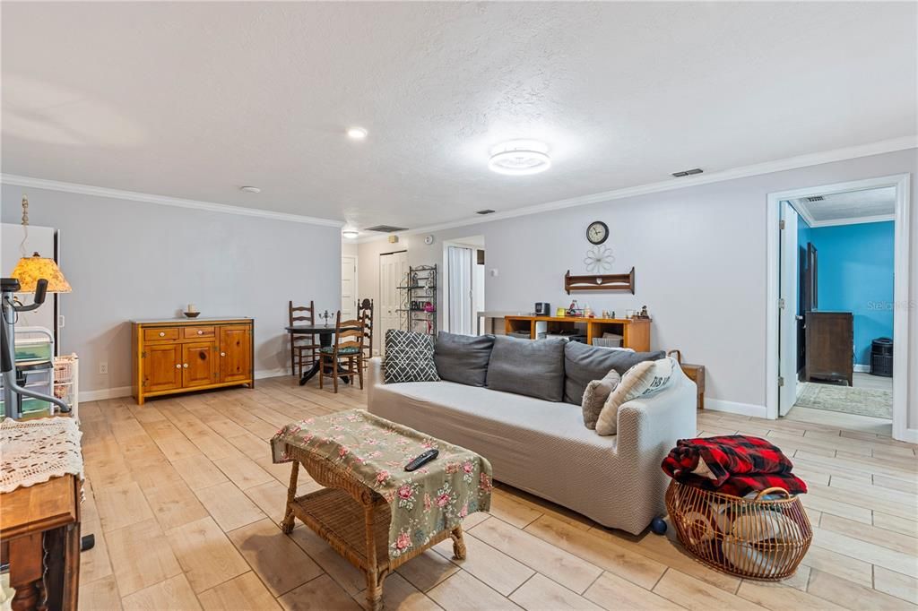 На продажу: $238,900 (2 спален, 2 ванн, 1258 Квадратных фут)