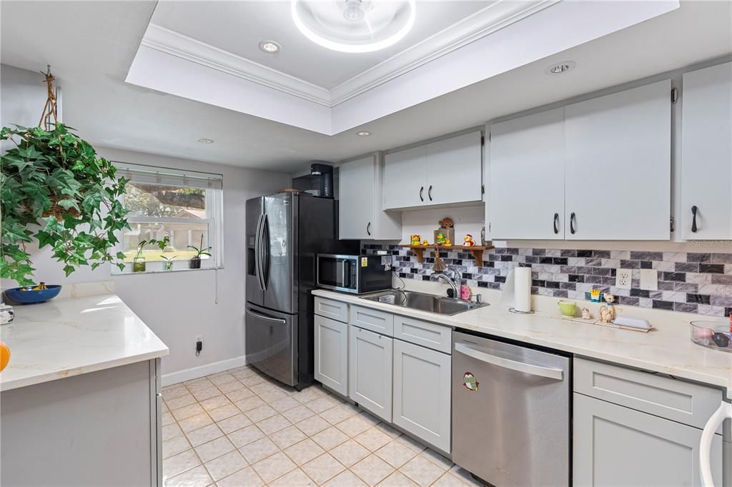 На продажу: $238,900 (2 спален, 2 ванн, 1258 Квадратных фут)