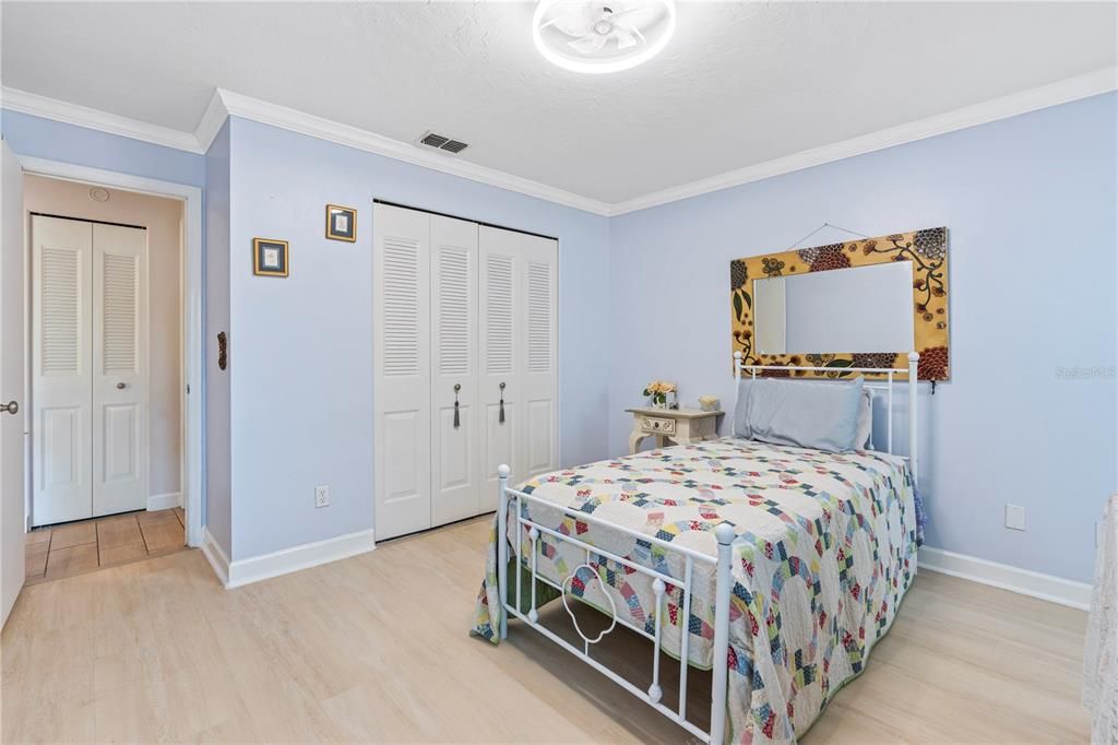 На продажу: $238,900 (2 спален, 2 ванн, 1258 Квадратных фут)