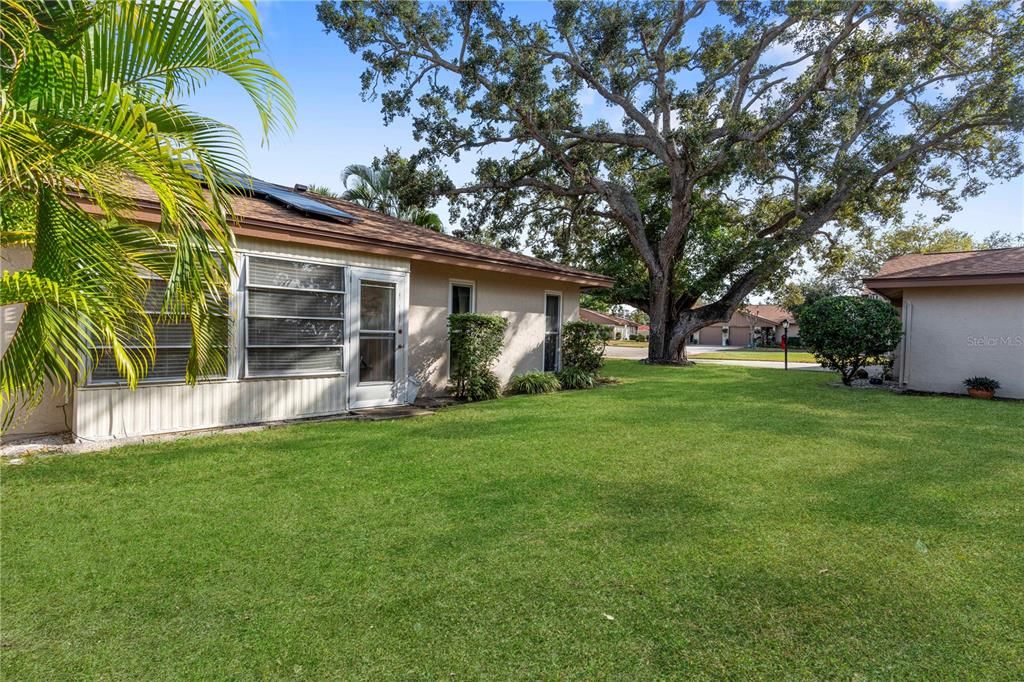 На продажу: $238,900 (2 спален, 2 ванн, 1258 Квадратных фут)