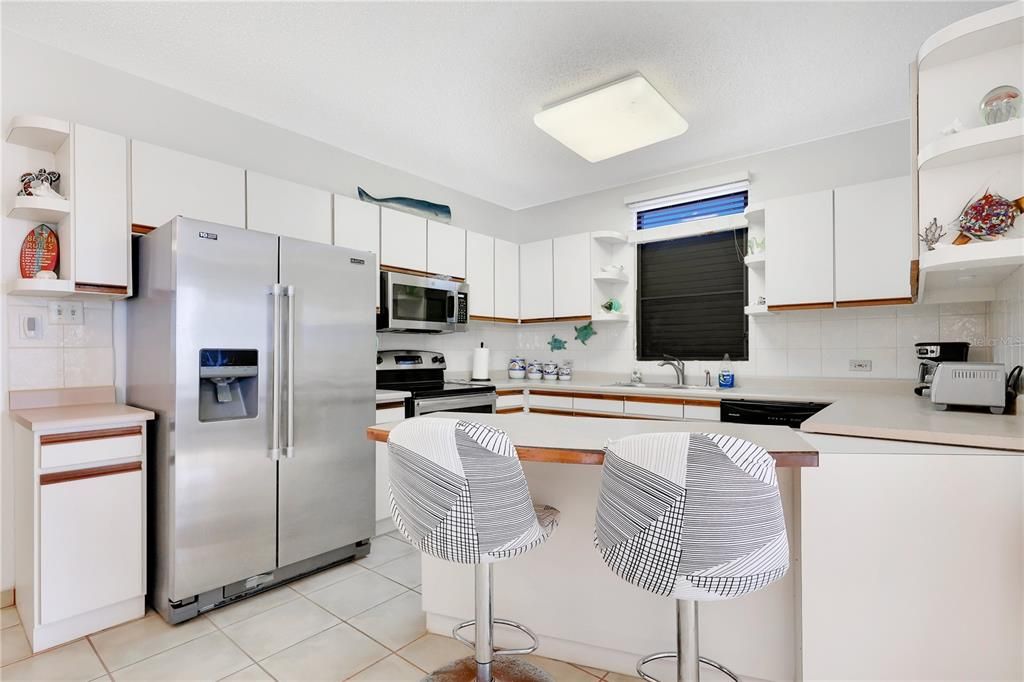 На продажу: $289,000 (2 спален, 2 ванн, 1093 Квадратных фут)