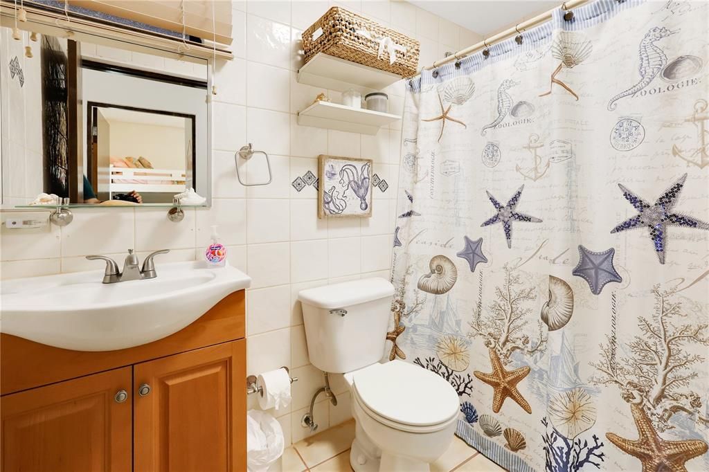 На продажу: $289,000 (2 спален, 2 ванн, 1093 Квадратных фут)