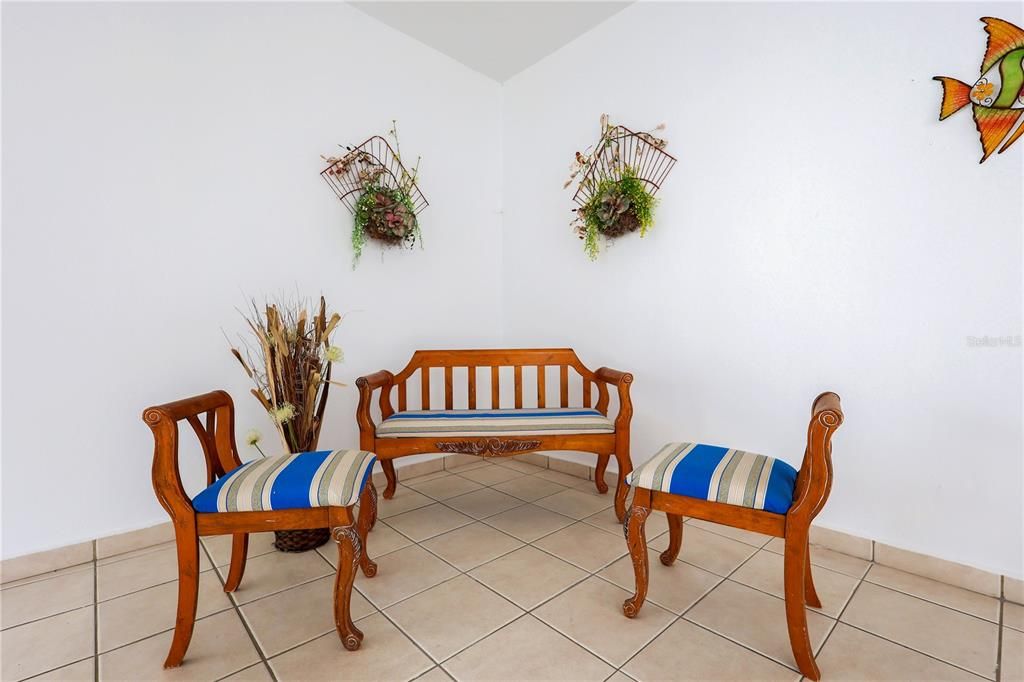 На продажу: $289,000 (2 спален, 2 ванн, 1093 Квадратных фут)