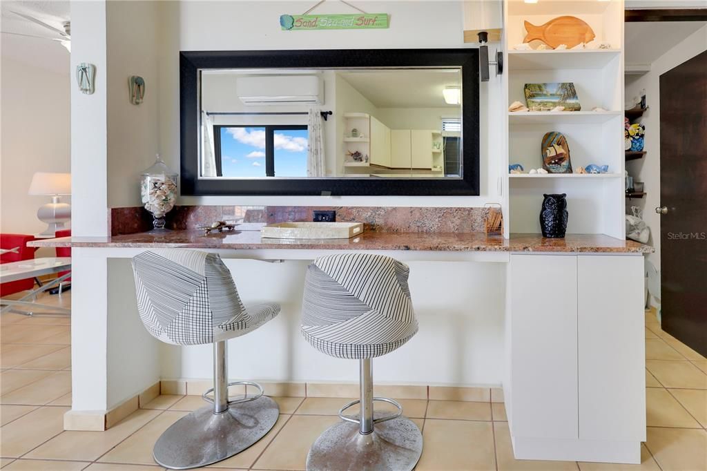 На продажу: $289,000 (2 спален, 2 ванн, 1093 Квадратных фут)