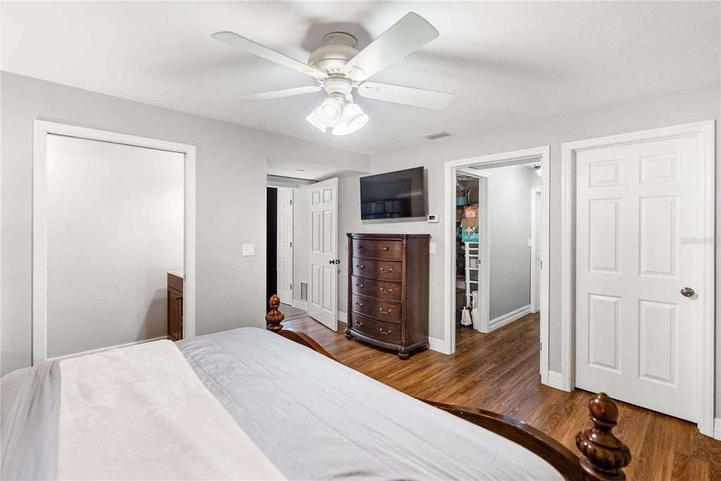 For Sale: $2,000,000 (4 beds, 3 baths, 2467 Square Feet)