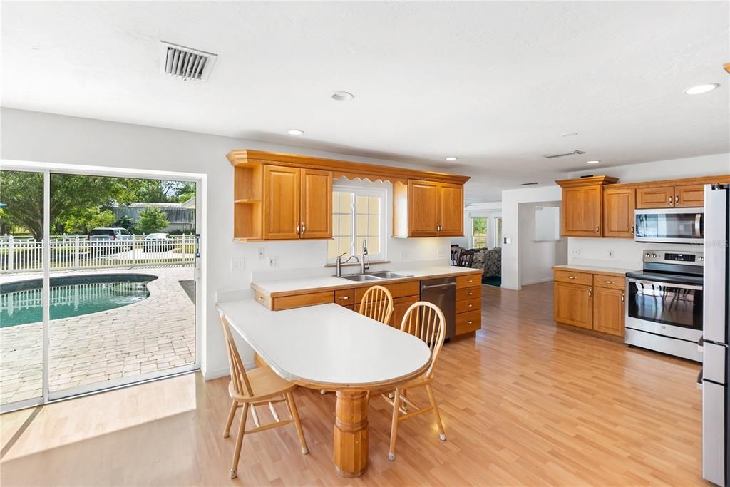 For Sale: $2,000,000 (4 beds, 3 baths, 2467 Square Feet)