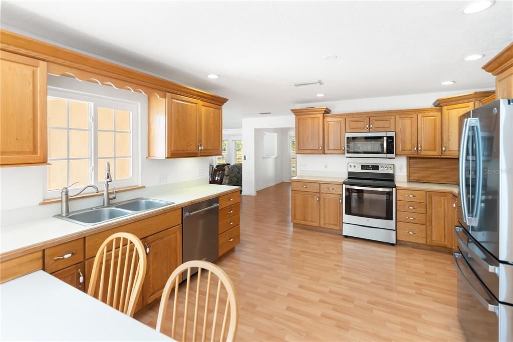 For Sale: $2,000,000 (4 beds, 3 baths, 2467 Square Feet)