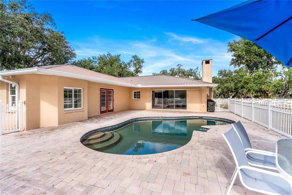 For Sale: $2,000,000 (4 beds, 3 baths, 2467 Square Feet)