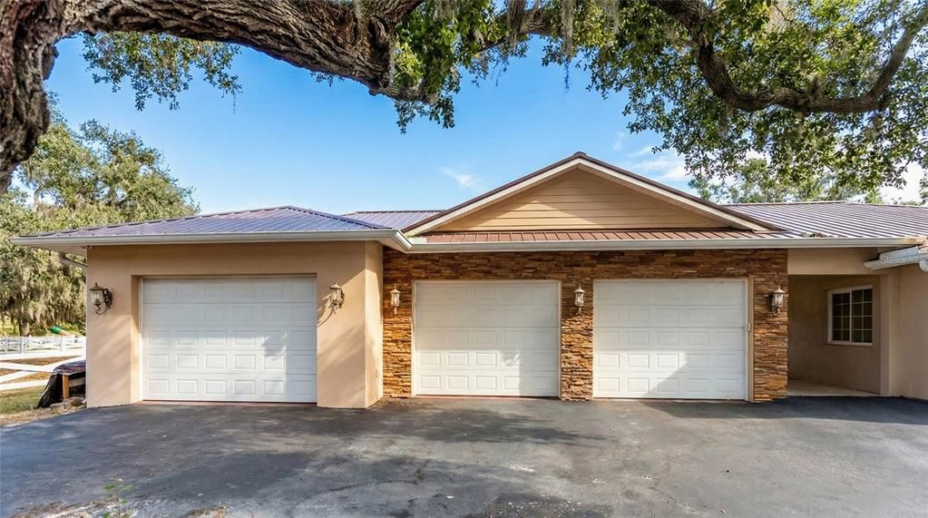 For Sale: $2,000,000 (4 beds, 3 baths, 2467 Square Feet)