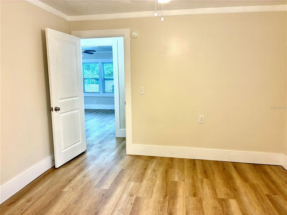 For Sale: $219,000 (2 beds, 2 baths, 864 Square Feet)