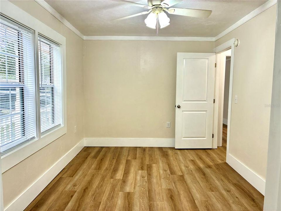 For Sale: $219,000 (2 beds, 2 baths, 864 Square Feet)