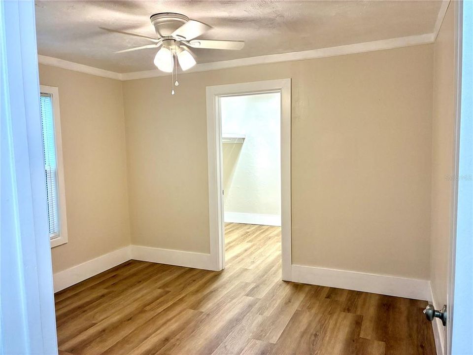 For Sale: $219,000 (2 beds, 2 baths, 864 Square Feet)