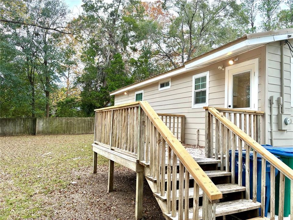 For Sale: $219,000 (2 beds, 2 baths, 864 Square Feet)