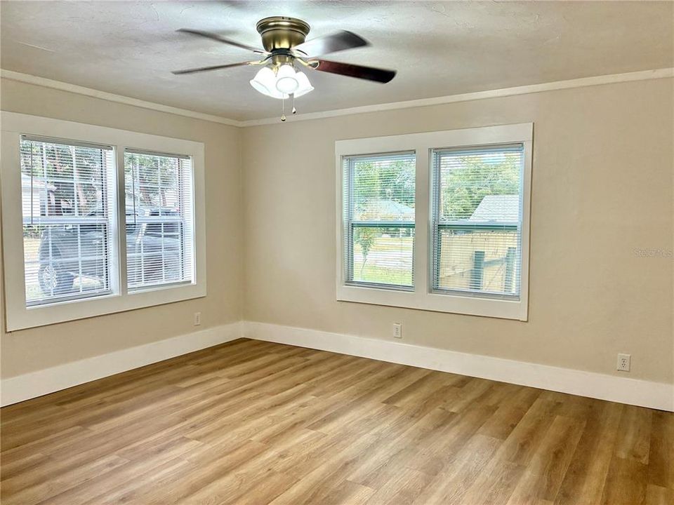 For Sale: $219,000 (2 beds, 2 baths, 864 Square Feet)