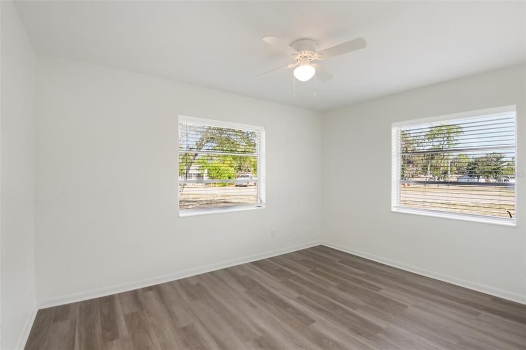 待售: $280,000 (3 贝兹, 1 浴室, 1346 平方英尺)