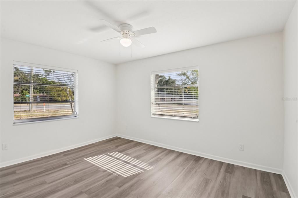 待售: $280,000 (3 贝兹, 1 浴室, 1346 平方英尺)