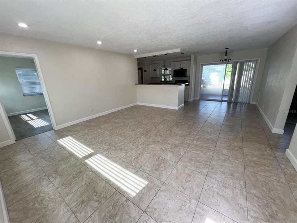 出租: $3,200 (4 贝兹, 2 浴室, 1485 平方英尺)