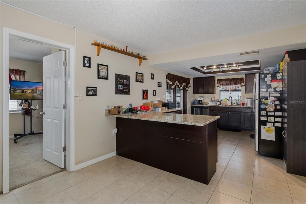 待售: $287,000 (3 贝兹, 2 浴室, 1365 平方英尺)