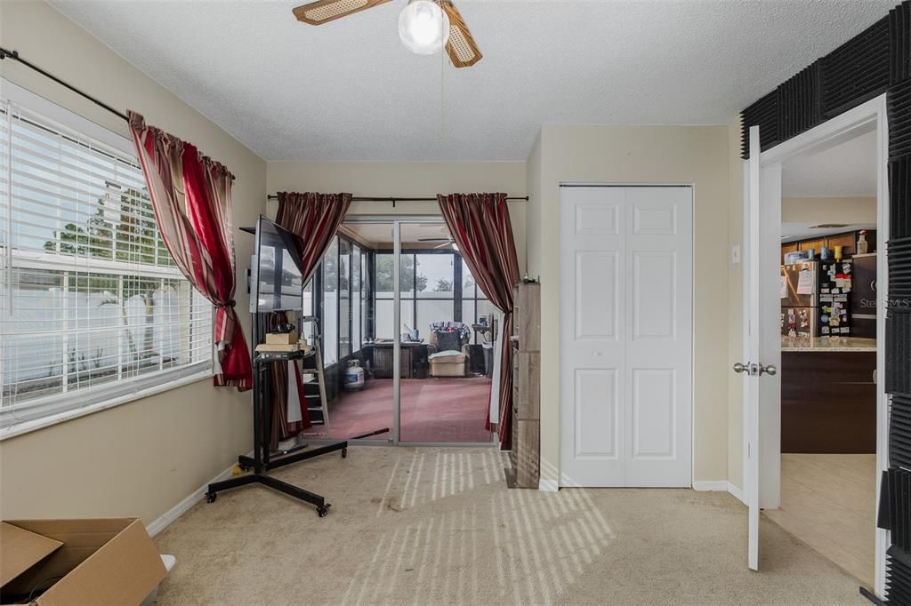 待售: $287,000 (3 贝兹, 2 浴室, 1365 平方英尺)