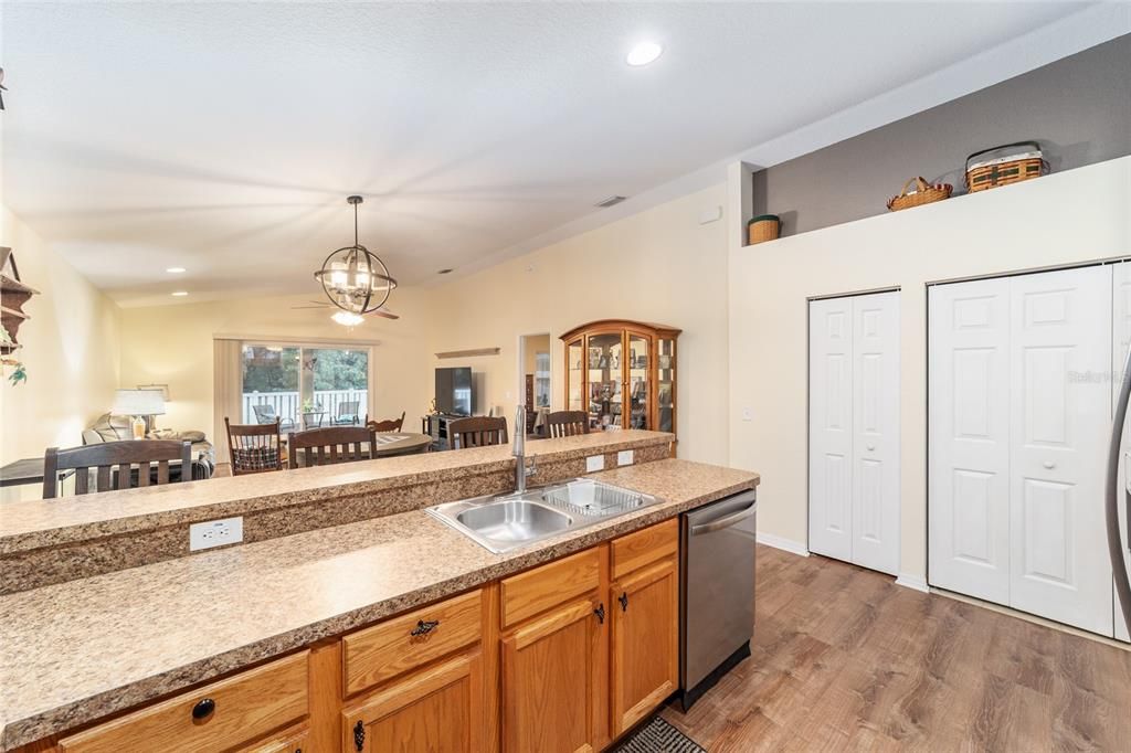 For Sale: $274,900 (3 beds, 2 baths, 1314 Square Feet)