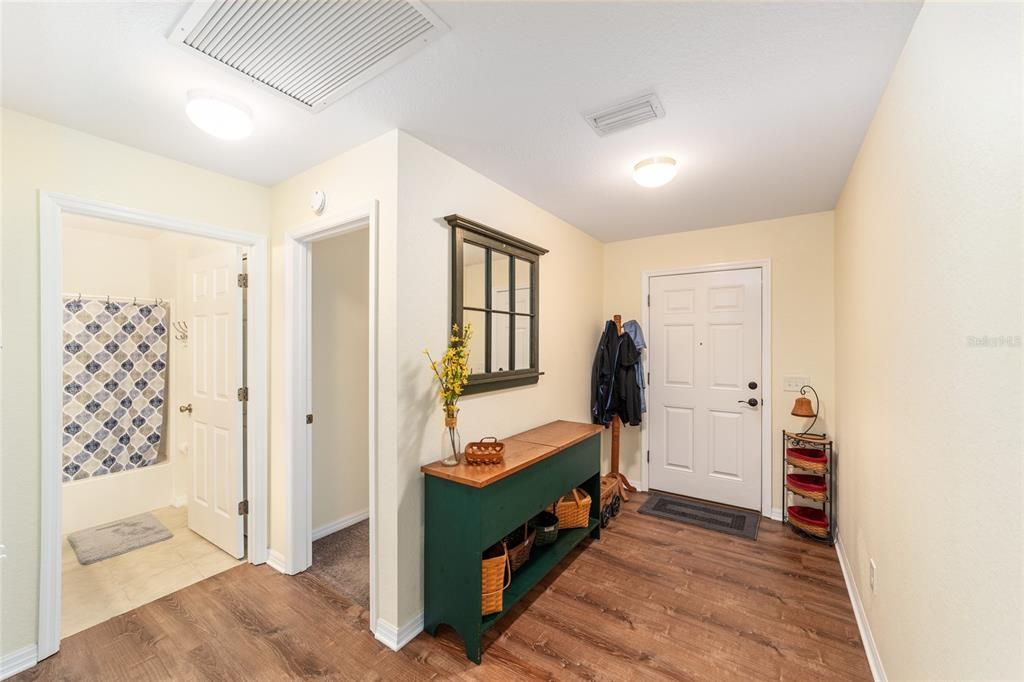 For Sale: $274,900 (3 beds, 2 baths, 1314 Square Feet)