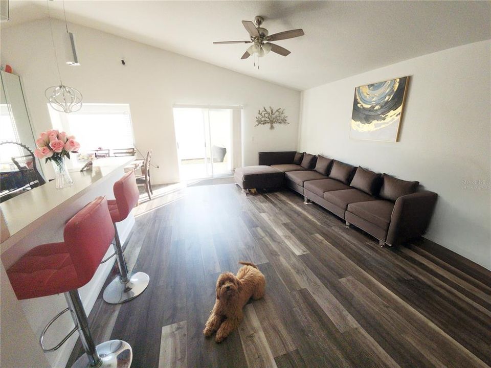 待售: $349,000 (4 贝兹, 2 浴室, 1496 平方英尺)