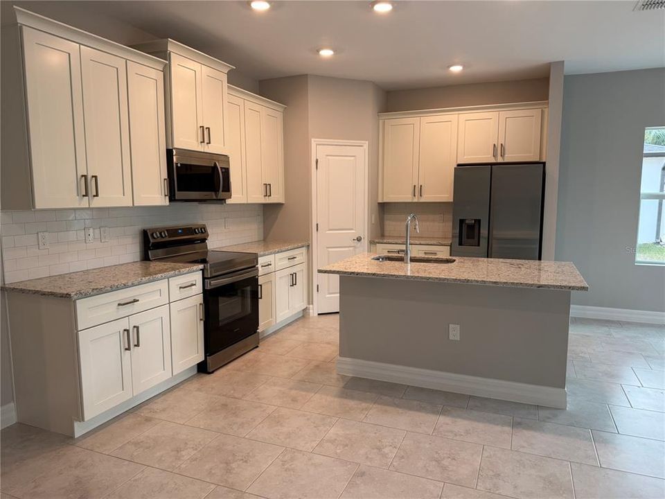 En Renta: $2,100 (3 camas, 2 baños, 1615 Pies cuadrados)