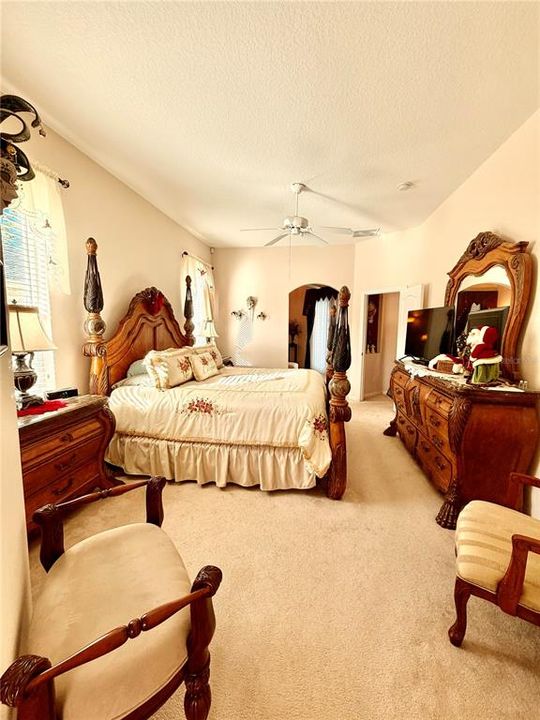 待售: $520,000 (4 贝兹, 3 浴室, 2438 平方英尺)