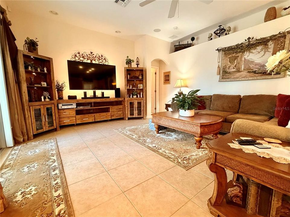 待售: $520,000 (4 贝兹, 3 浴室, 2438 平方英尺)