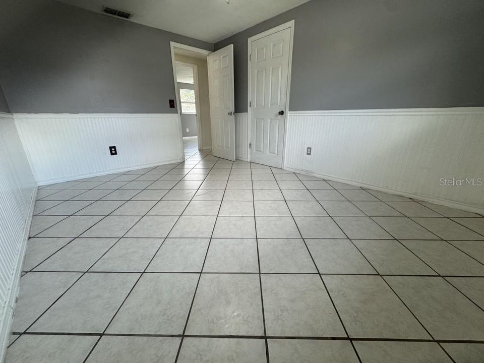 待售: $239,999 (4 贝兹, 2 浴室, 1333 平方英尺)