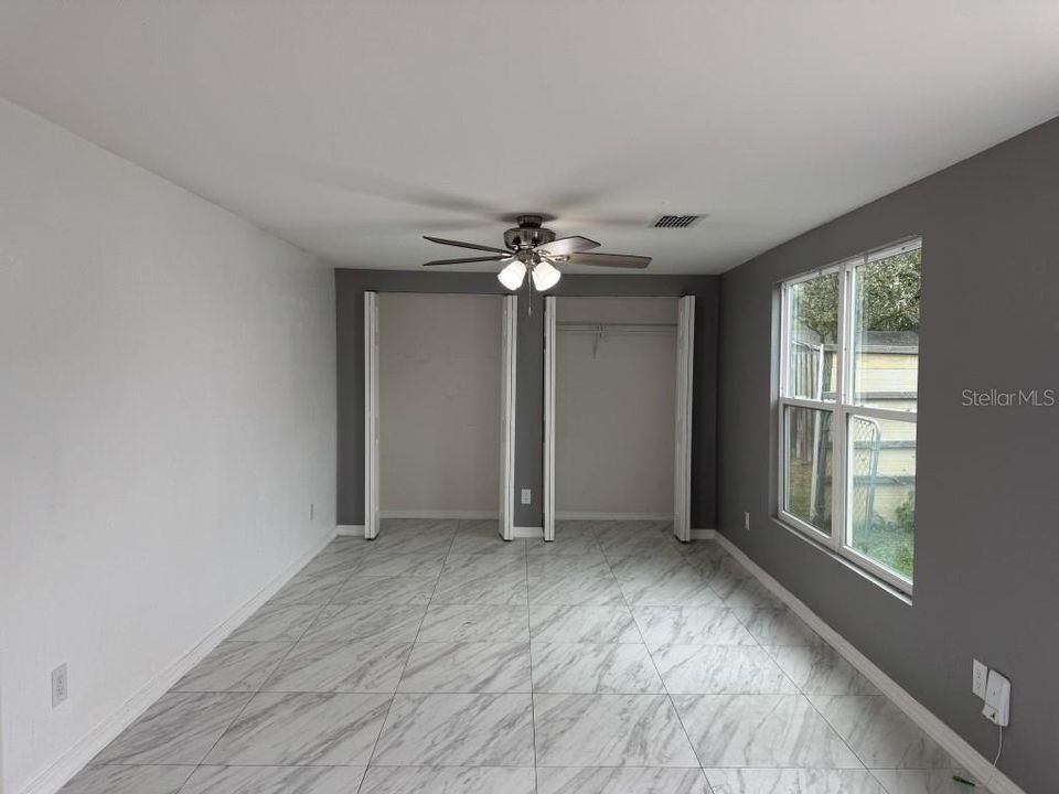 待售: $239,999 (4 贝兹, 2 浴室, 1333 平方英尺)