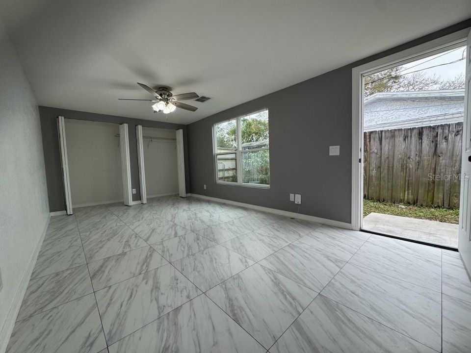 待售: $239,999 (4 贝兹, 2 浴室, 1333 平方英尺)