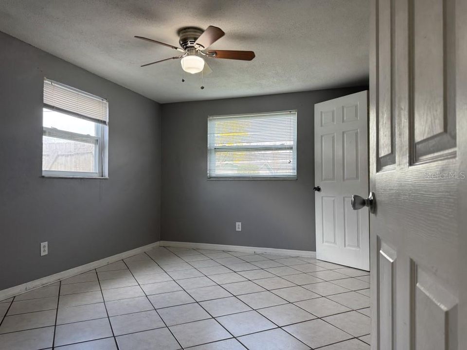 待售: $239,999 (4 贝兹, 2 浴室, 1333 平方英尺)