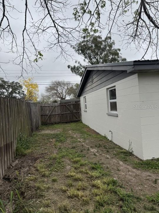 待售: $239,999 (4 贝兹, 2 浴室, 1333 平方英尺)