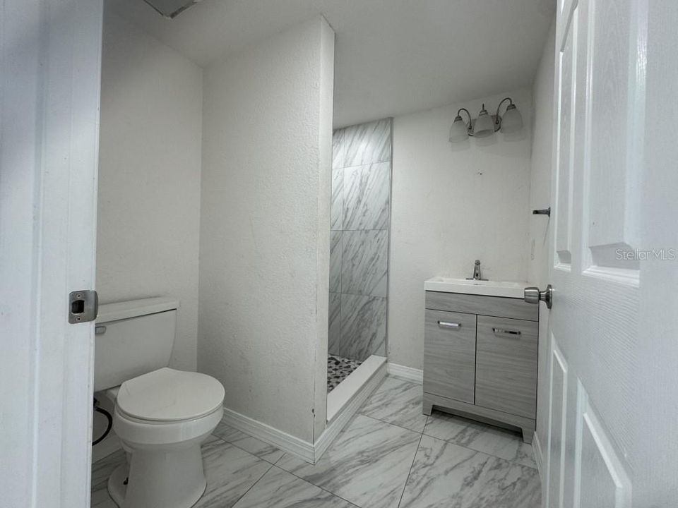 待售: $239,999 (4 贝兹, 2 浴室, 1333 平方英尺)