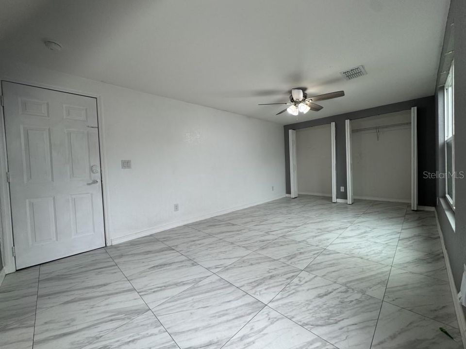 待售: $239,999 (4 贝兹, 2 浴室, 1333 平方英尺)