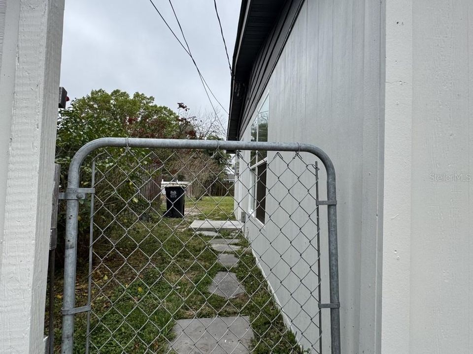 待售: $239,999 (4 贝兹, 2 浴室, 1333 平方英尺)