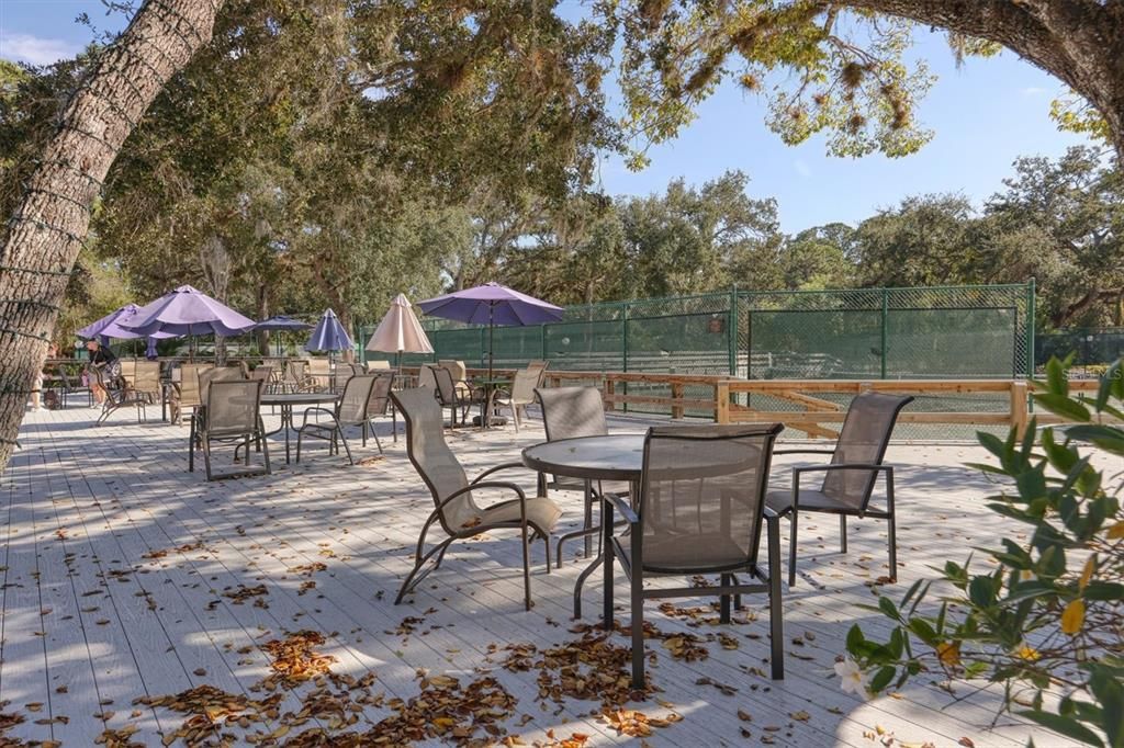 На продажу: $295,000 (2 спален, 2 ванн, 1141 Квадратных фут)