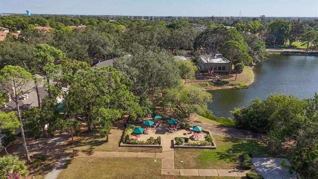 На продажу: $295,000 (2 спален, 2 ванн, 1141 Квадратных фут)