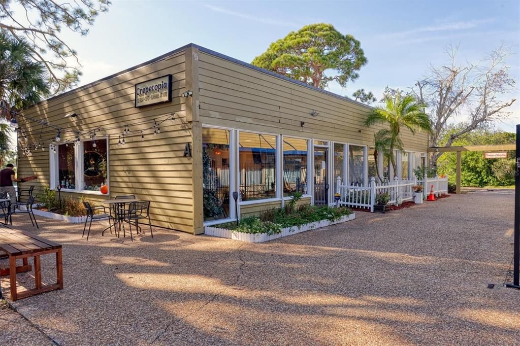 На продажу: $295,000 (2 спален, 2 ванн, 1141 Квадратных фут)